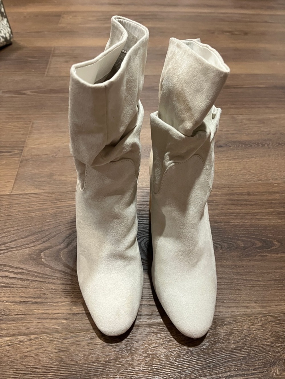 Ccocci | Darby slouchy heeled boots faux suede Women’s size 8 cream off white - Picture 3 of 9
